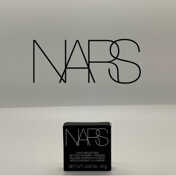 NARS Light Reflecting Setting Powder - Picture 2 of 10